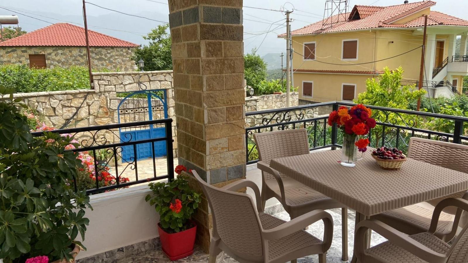 Villa Xherimeja Family Oasis Berat Zimmer foto